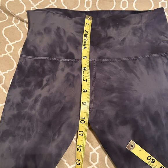 Lululemon Leggings - Gray Pattern - Size 8 - Picture 9 of 11